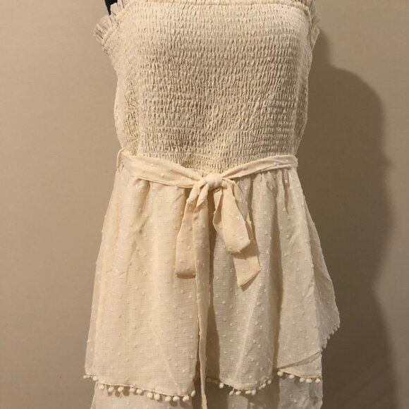 Swiss Dot Woven Romper - Picture 5 of 8